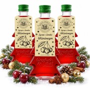Syrop o smaku wiśniowym w szklanej butelce choince 250 ml z napisem Wesołych Świąt – trzy butelki białe tło